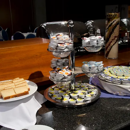 Vip Executive Arts Hotel 4*