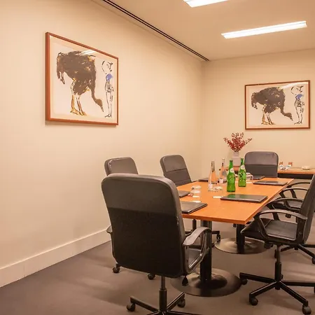 Hotel Vip Executive Arts 4*