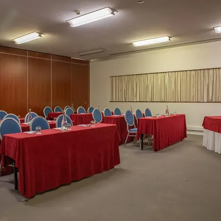 מלון Vip Executive Arts