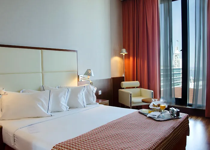 Vip Executive Arts Hotel 4*