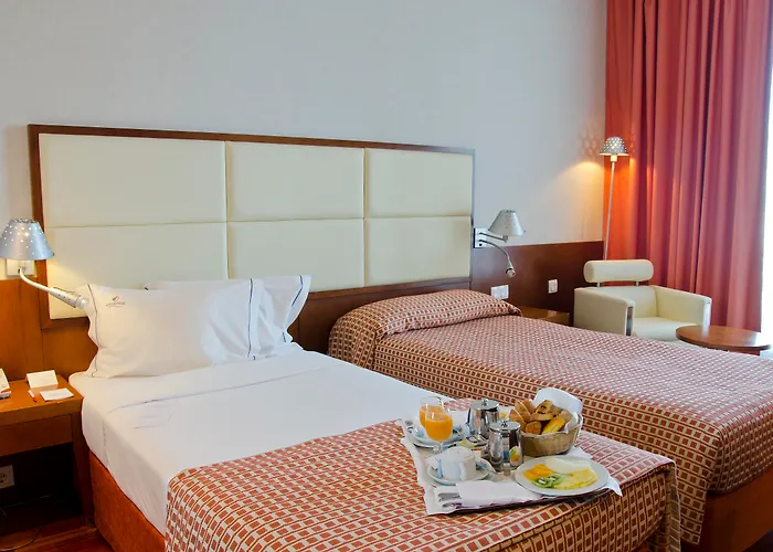 Hotel Vip Executive Arts 4*