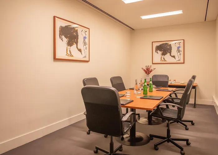 Hotel Vip Executive Arts 4*