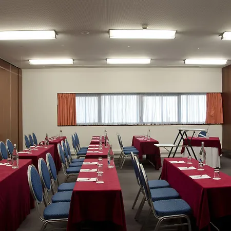 Hotel Vip Executive Arts 4*