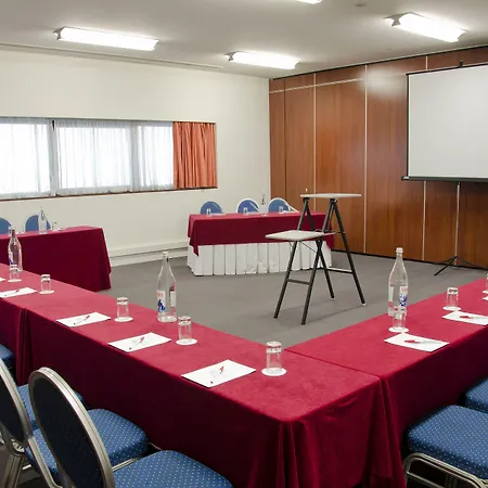 Hotel Vip Executive Arts 4*