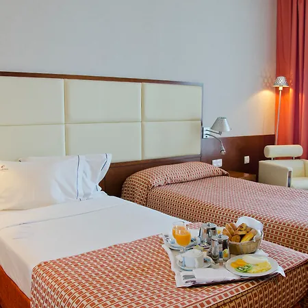 Hotel Vip Executive Arts 4*