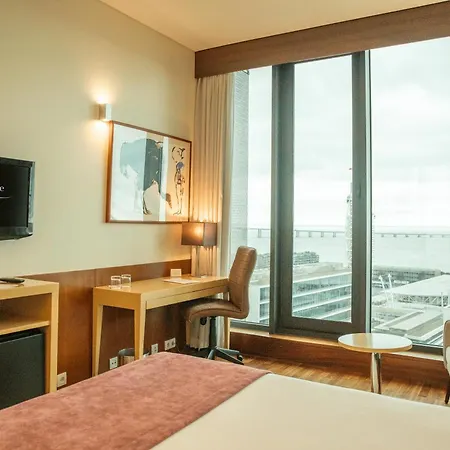 Hotel Vip Executive Arts 4*