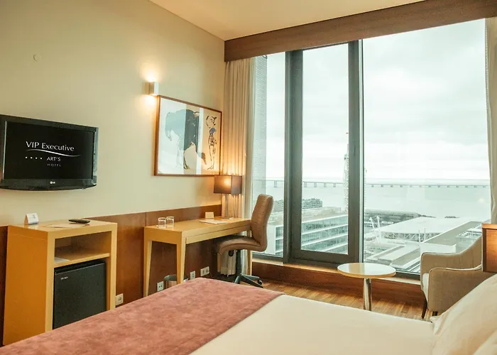 Hotel Vip Executive Arts 4*